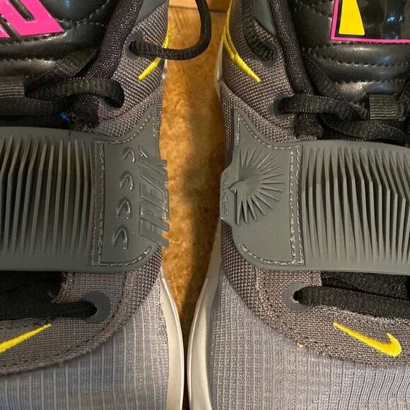 NIKE men’s grey and yellow Giannis‎ Zoom Freak 3 basketball sneaker shoes main image 10